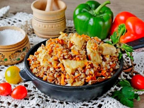 куряче філе з гречкою