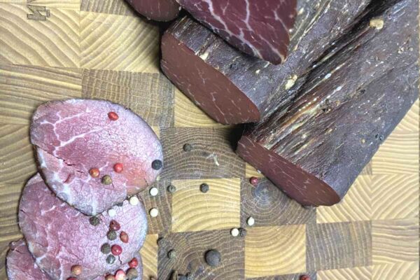 vyrezka telachya syrobyalena myasnuyray